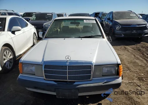 1992 Mercedes-Benz 190 E 2.6 из США, поврежденный, VIN WDBDA29D7NF950147